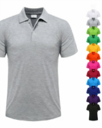 Polo gris à manches courtes sur fond blanc. On voit aussi les déclinaisons de couleurs sur le côté.