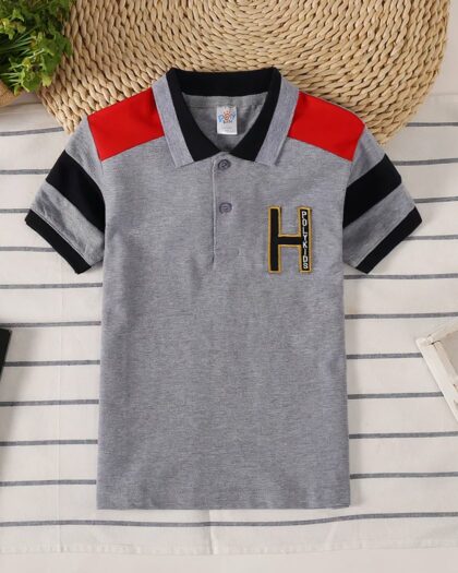 Polo gris à manches courtes rayures sur les manches pour garçon de 2 à 14 ans