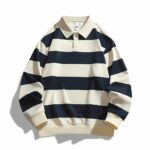 Polo marinière pour homme style vintage sur fond blanc